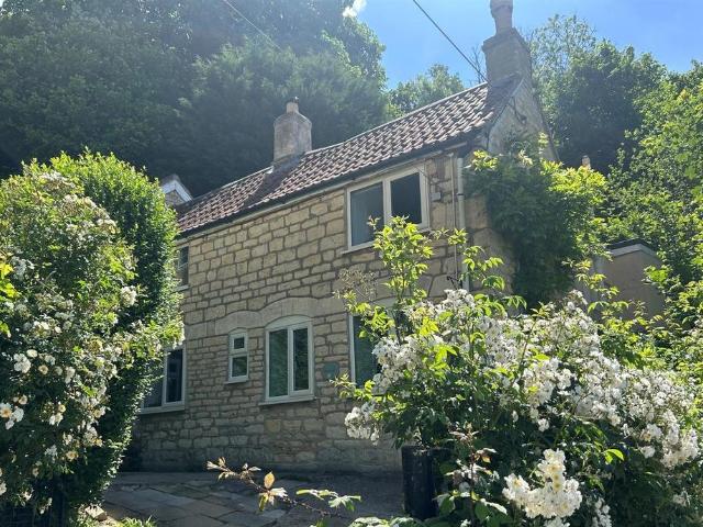 3 bedroom cottage for sale