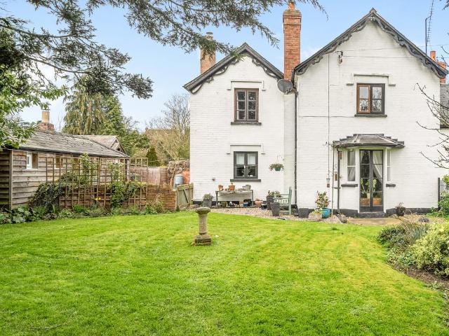 3 bedroom cottage for sale