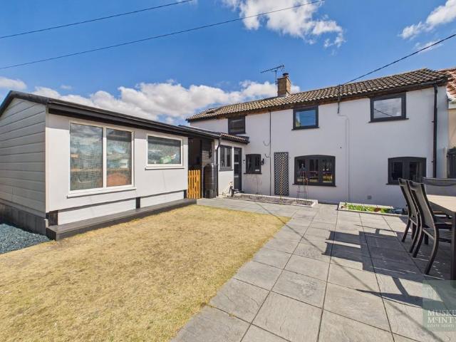 3 bedroom cottage for sale