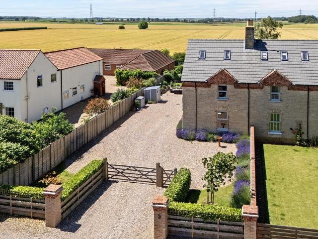 3 bedroom cottage for sale