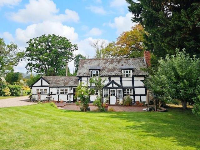 3 bedroom cottage for sale