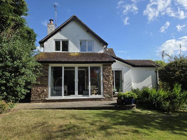 3 bedroom cottage for sale