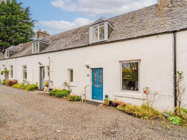 3 bedroom cottage for sale