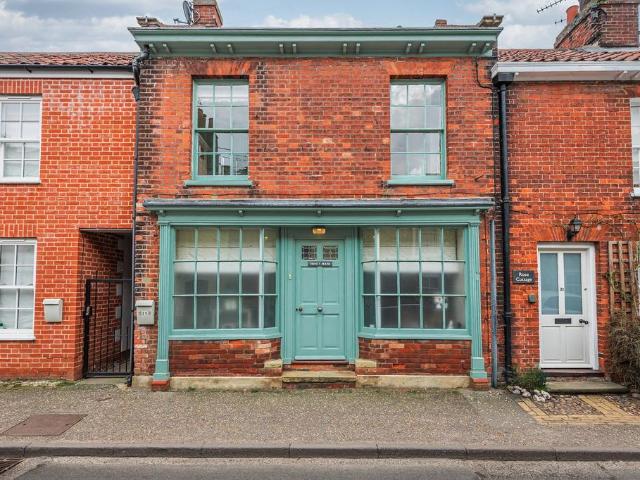 3 bedroom cottage for sale