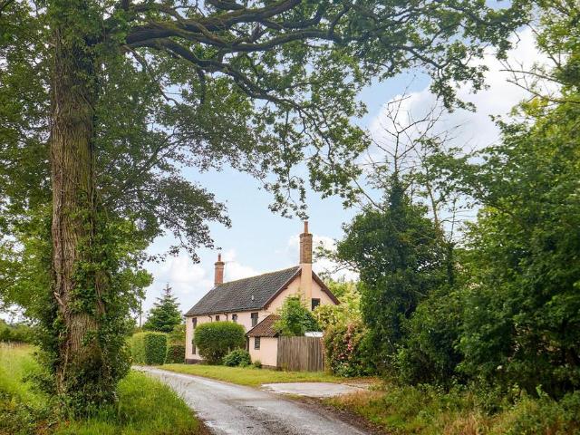 3 bedroom cottage for sale