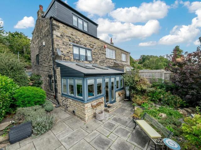 3 bedroom cottage for sale