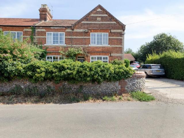 3 bedroom cottage for sale