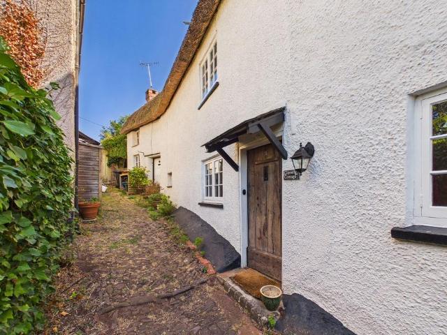 3 bedroom cottage for sale