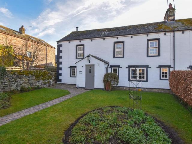 4 bedroom cottage for sale