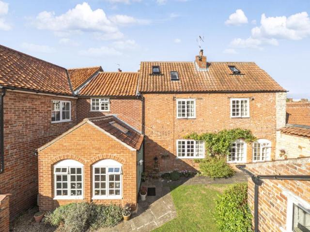 3 bedroom cottage for sale