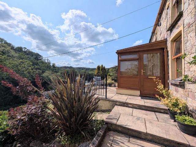 3 bedroom cottage for sale