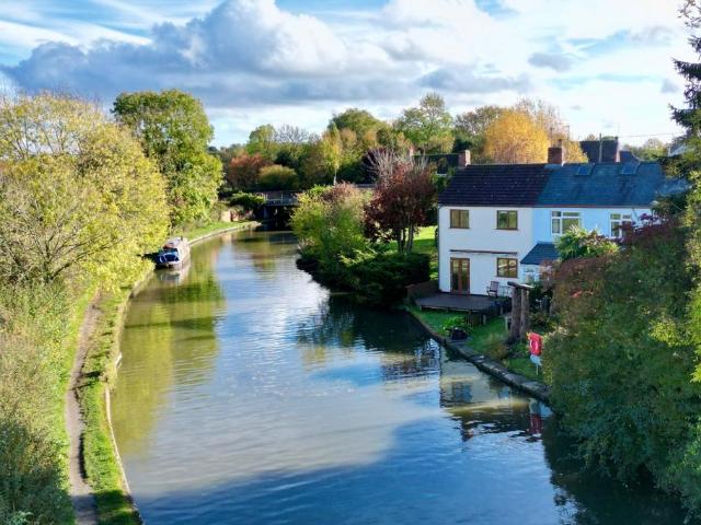 3 bedroom cottage for sale