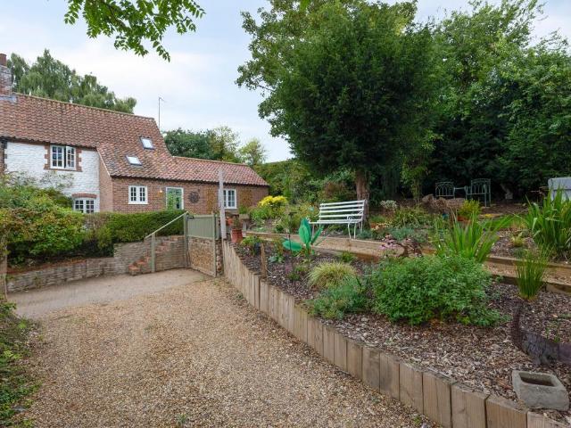 3 bedroom cottage for sale