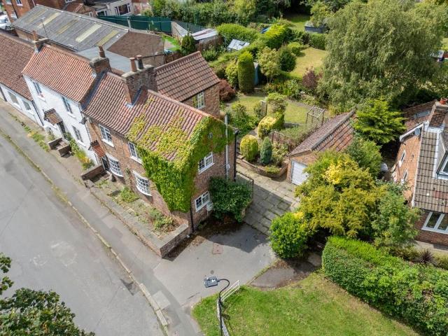 3 bedroom cottage for sale
