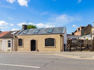 3 bedroom cottage for sale