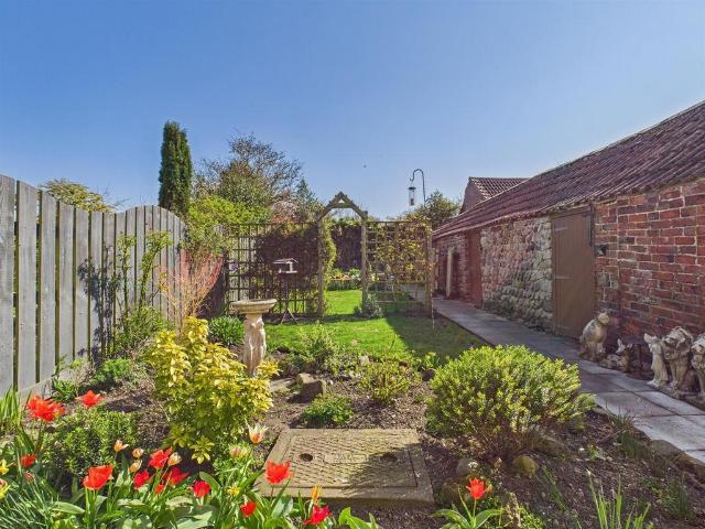 3 bedroom cottage for sale