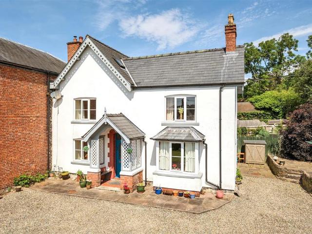 3 bedroom cottage for sale