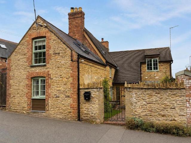 3 bedroom cottage for sale