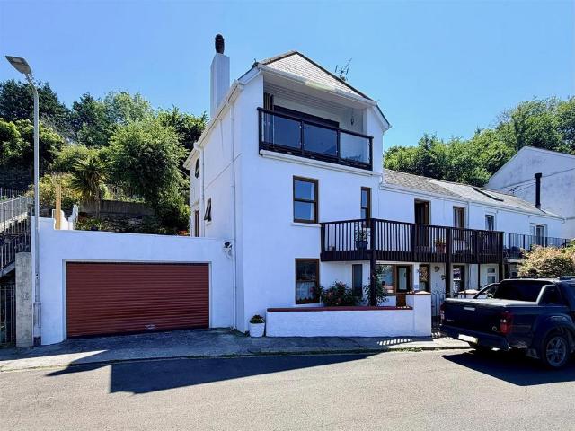 3 bedroom cottage for sale