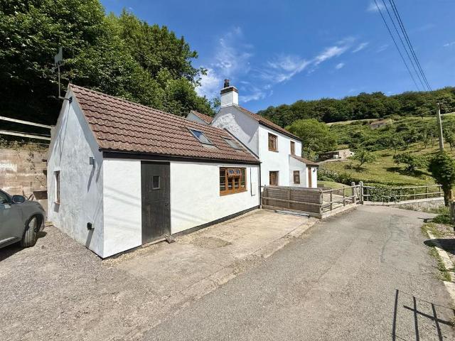 3 bedroom cottage for sale