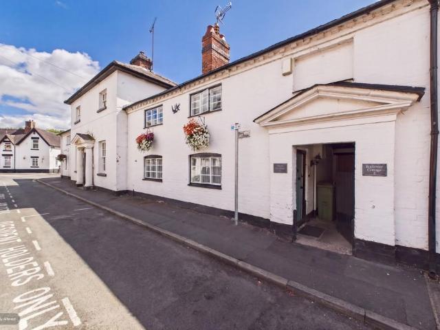 3 bedroom cottage for sale