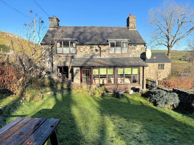 3 bedroom cottage for sale