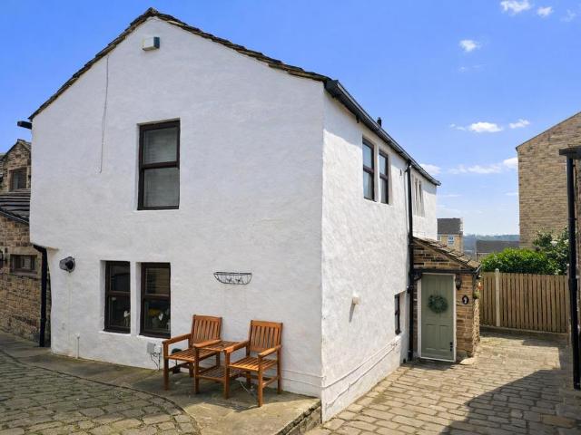 3 bedroom cottage for sale