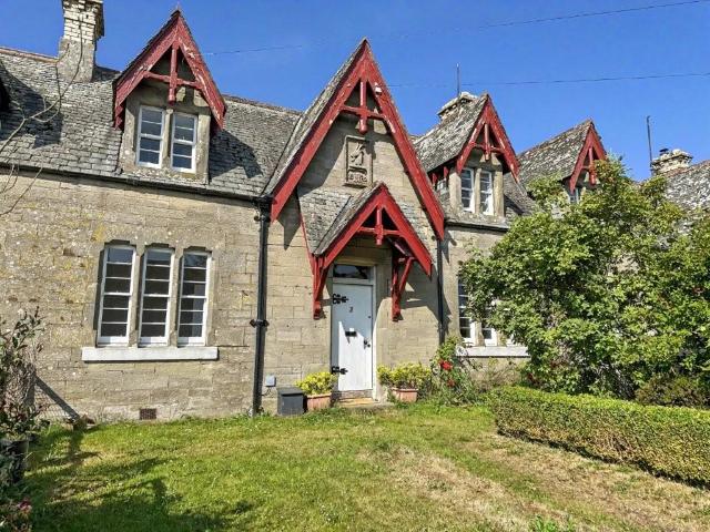 3 bedroom cottage for sale