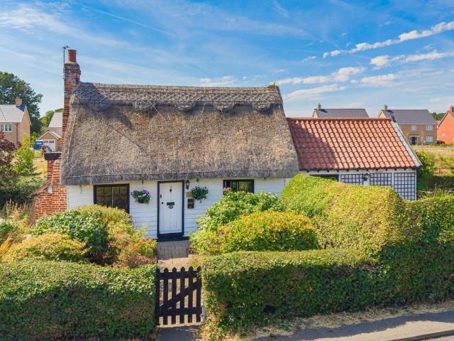3 bedroom cottage for sale