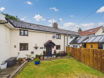 3 bedroom cottage for sale