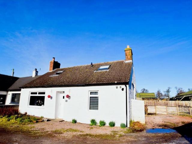 3 bedroom cottage for sale