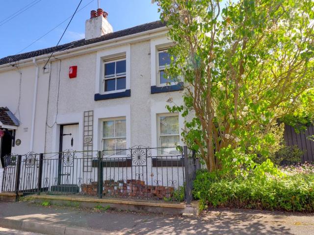 3 bedroom cottage for sale