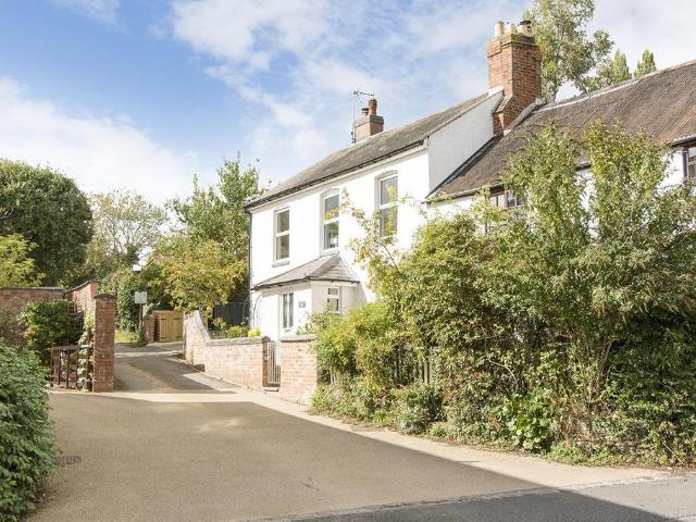 3 bedroom cottage for sale