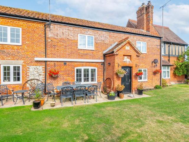 3 bedroom cottage for sale