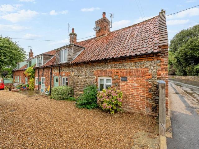 3 bedroom cottage for sale