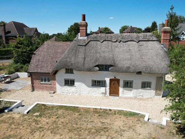 3 bedroom cottage for sale