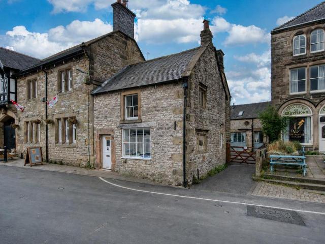 3 bedroom cottage for sale