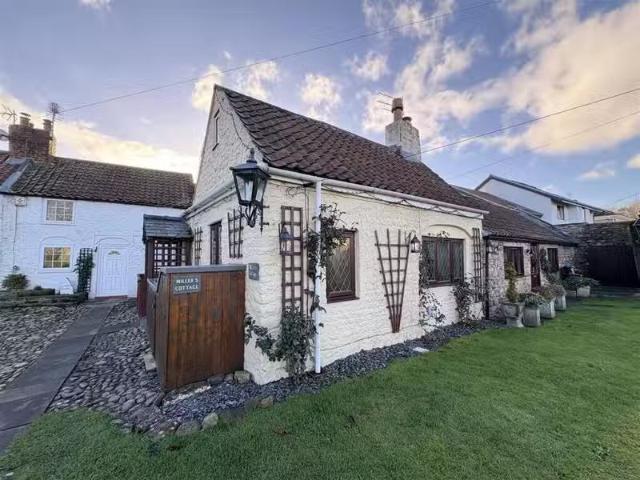 3 bedroom cottage for rent in The Green, Cleasby, Darlington.