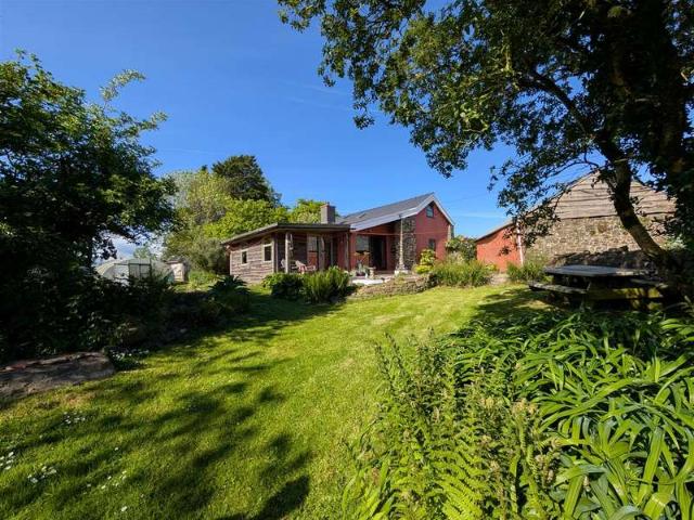 3 Bedroom Cottage House
