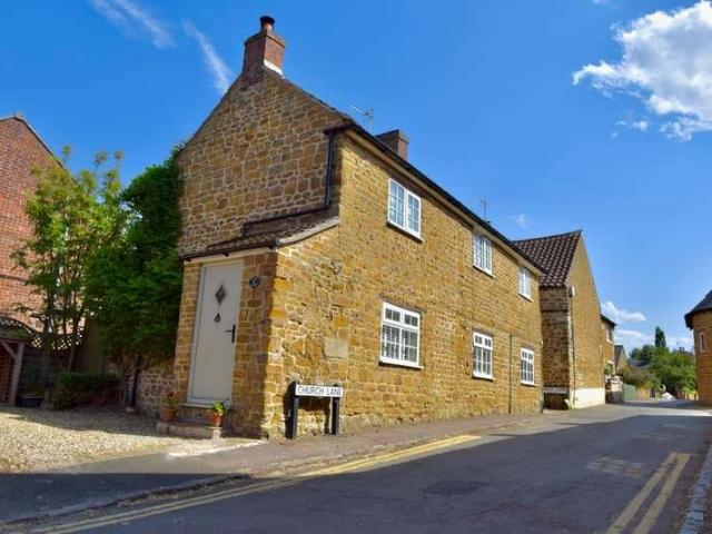 3 Bedroom Cottage House