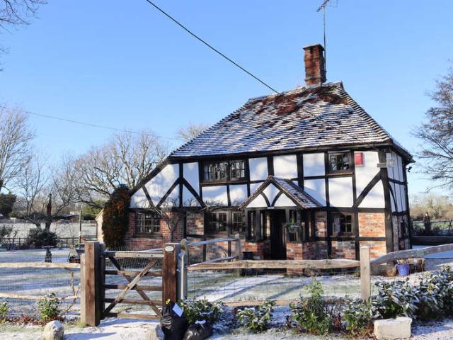 3 Bedroom Cottage House