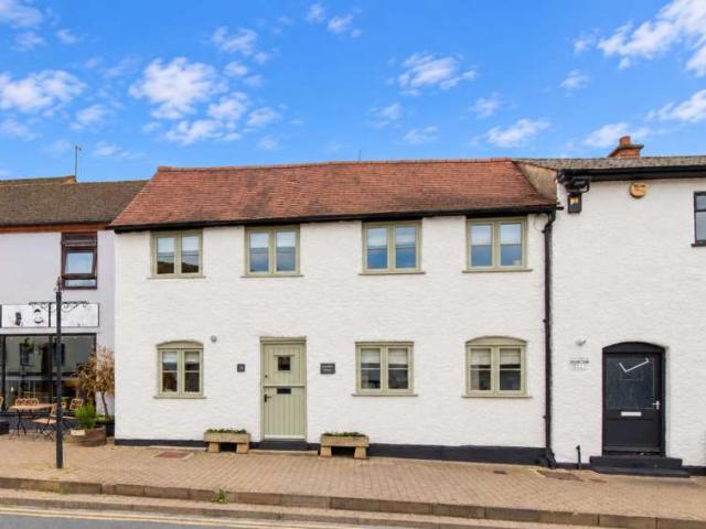 3 Bedroom Cottage House