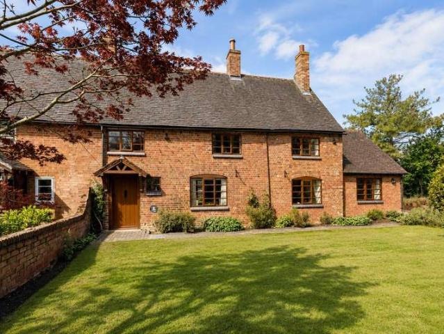3 Bedroom Cottage House
