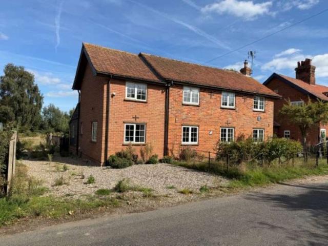 3 Bedroom Cottage House