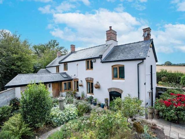 3 Bedroom Detached House