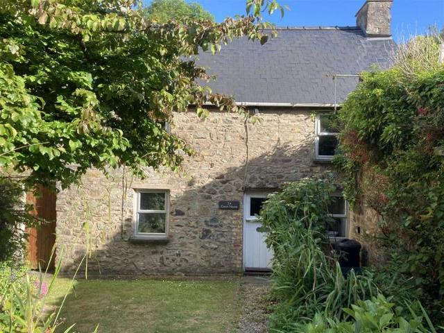 3 Bedroom Cottage House