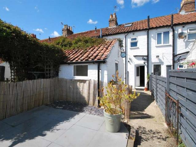 3 Bedroom Cottage House