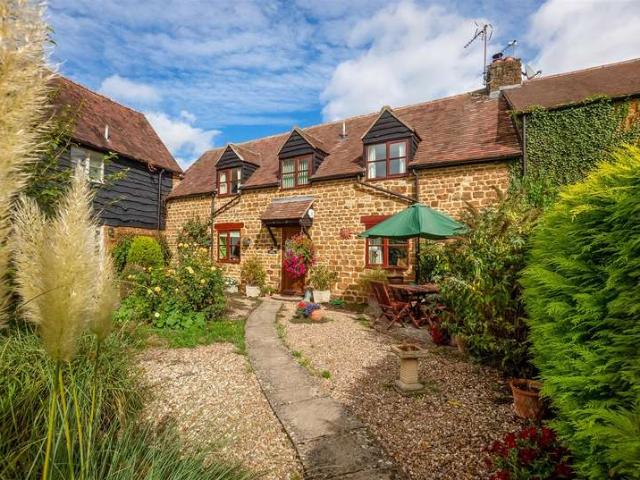 3 Bedroom Cottage House