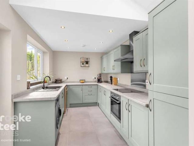 3 Bedroom Cottage House