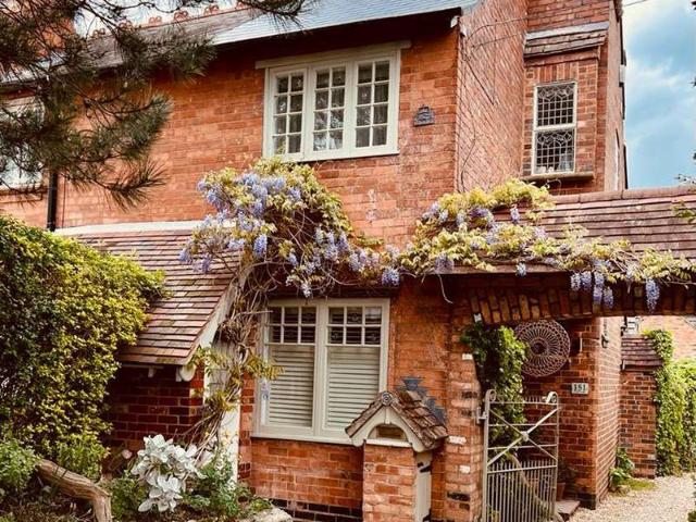 3 Bedroom Cottage House